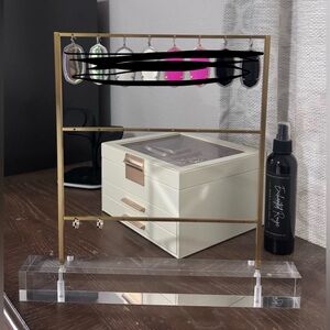 Kendra Scott Gold Jewelry Organizer Stand